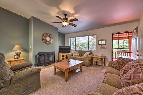 Peaceful Heber Getaway With Deck And Fire Pit!