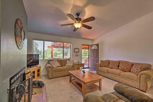 Peaceful Heber Getaway With Deck And Fire Pit!
