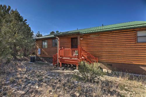 Peaceful Heber Getaway With Deck And Fire Pit!