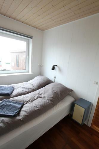 Modern Apartment Near Beach, Marina & City Centre