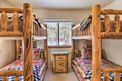 A-frame Cabin With Bbq, Deck And Fenced Backyard!