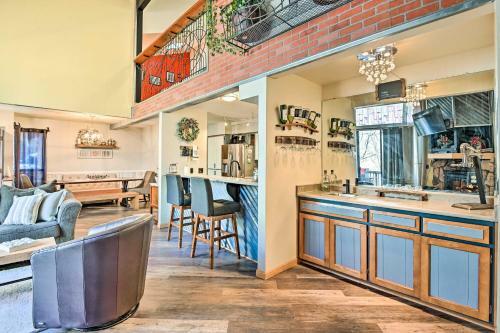 Relaxing Pinetop Townhome With Deck And Grill!