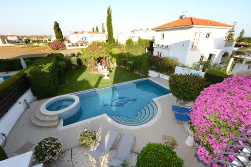 Villa Karythia
