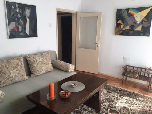 Apartamento Practico, C�modo Y C�ntrico.