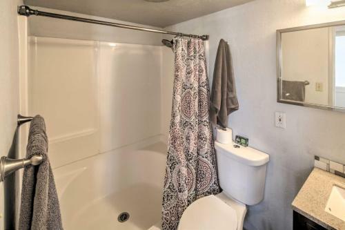Kingman Apartment Less Than 2 Miles To Route 66 Sign!