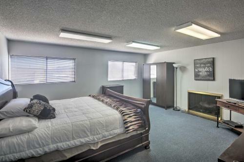 Kingman Apartment Less Than 2 Miles To Route 66 Sign!