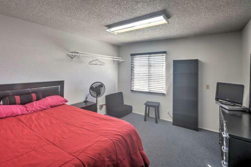 Kingman Apartment Less Than 2 Miles To Route 66 Sign!