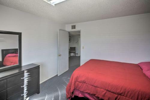 Kingman Apartment Less Than 2 Miles To Route 66 Sign!