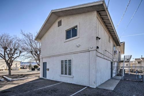 Kingman Apartment Less Than 2 Miles To Route 66 Sign!