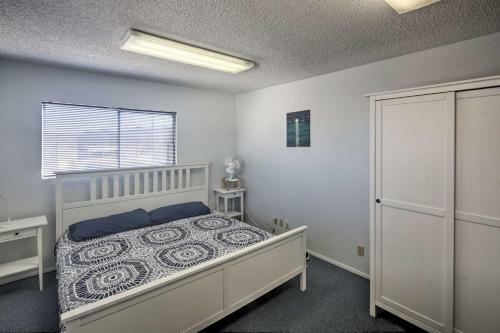 Kingman Apartment Less Than 2 Miles To Route 66 Sign!