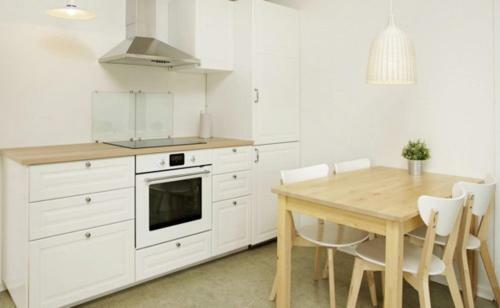Immaculate 2-bed House At The Beach 12h