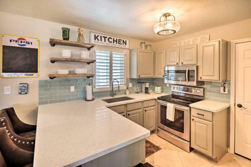 Quiet Havasu Home With Grill About 4 Mi To Marina!