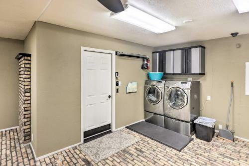 Quiet Havasu Home With Grill About 4 Mi To Marina!