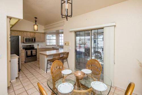 New! Desert Pool & Spa Home, Minutes To Beach!