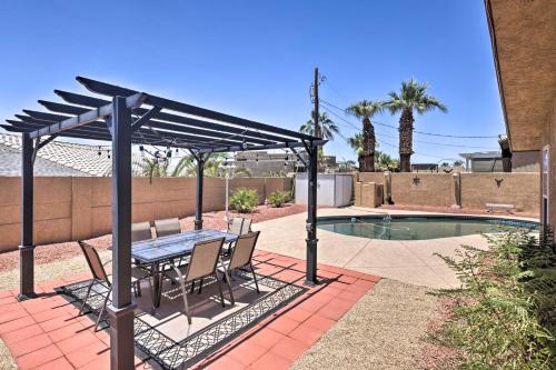Spacious Abode With Yard, 3 Mi To Lake Havasu!