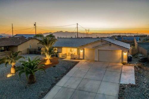 Villa Playpool Oasis-pool, Spa, Garage, Great Lake Views