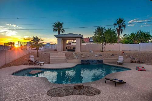 Resort Style Living W/ Pool, Spa, Games