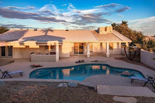 Resort Style Living W/ Pool, Spa, Games
