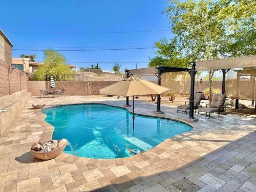 Spacious Lake Home W/ Heated Pool & Spa