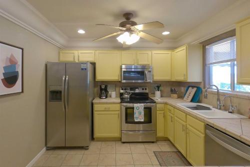 Lake Havasu Locals Getaway 2 Mi To Marinas!