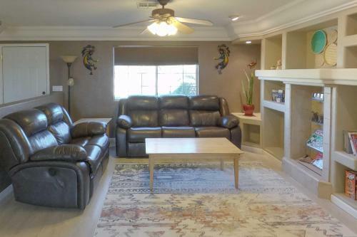 Lake Havasu Locals Getaway 2 Mi To Marinas!