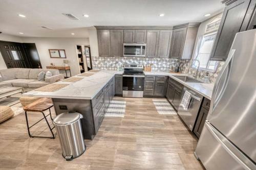 New! Beachy Lake Havasu Getaway