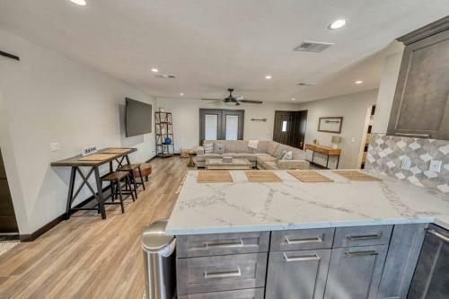 New! Beachy Lake Havasu Getaway