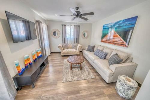 New! Beachy Lake Havasu Getaway