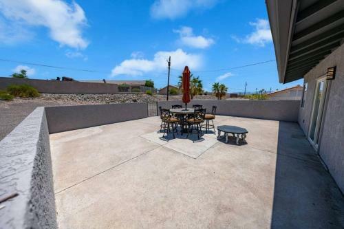 New! Beachy Lake Havasu Getaway