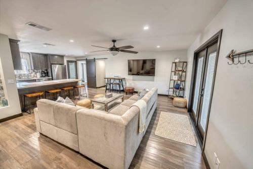 New! Beachy Lake Havasu Getaway