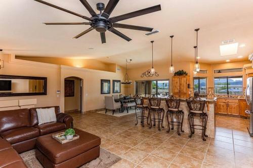 New! Lake Views Elevated Luxury W/ Heated Pool, Spa & Firepit