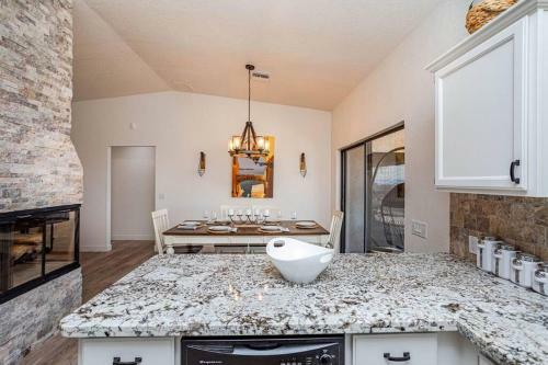 New! 3br Tropical Oasis Pool And Stunning Views
