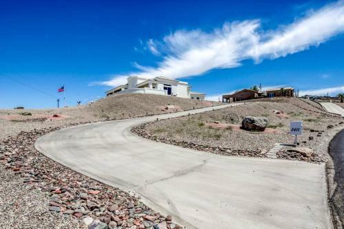 360 Lake Havasu Views With Pool & Bbq!