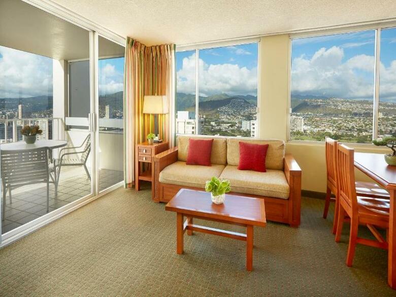 Hotel Aston Pacific Monarch