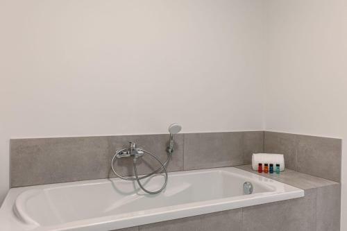 Spacious And Sunny Apartment With Large Terraces And Private Parking