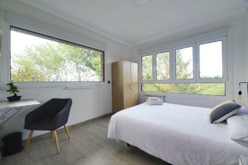 Hostal Menditxo Eder Rooms