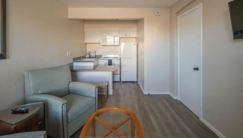 Wanderjaunt - Chic Mesa Apartments
