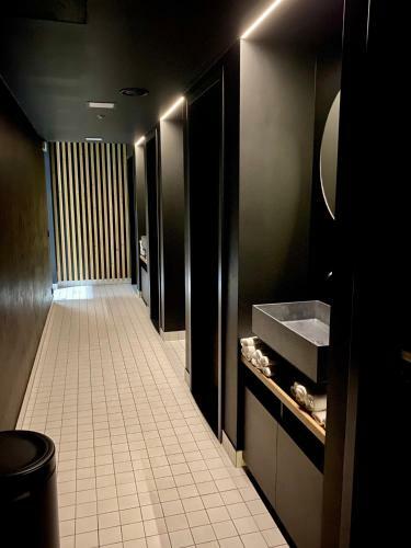 Hotel Tee Room ?eladn� & Wellness