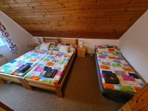Hostal Penzion Chata U Z�mk?