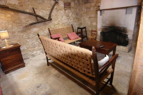 Arkella Cottage By Agroholidays