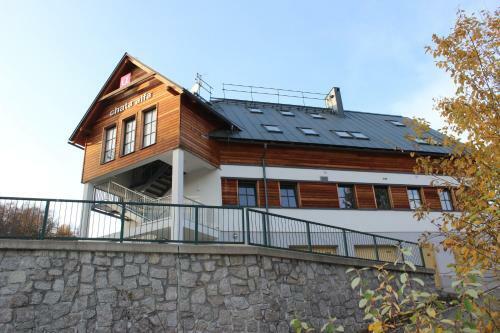 Apartm�n "u N�s Doma" V Chat? Alfa ?ern� D?l