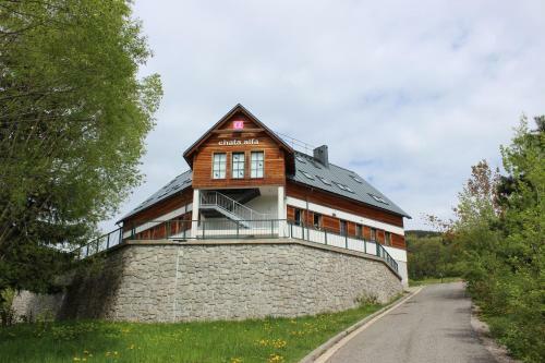 Apartm�n "u N�s Doma" V Chat? Alfa ?ern� D?l