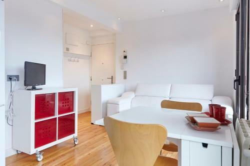 Tabuyo Apartment By Basquehomes