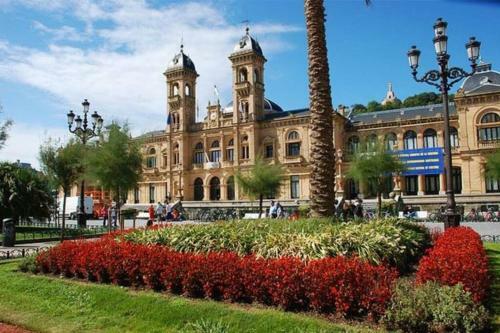 Zurriola Beachfront Luxury Apartment