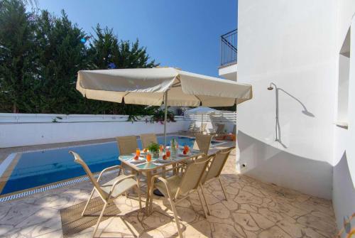 Villa Avocado Palm 23