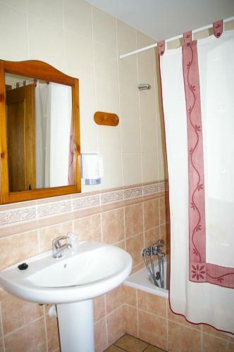 Hostal Hosteleria Santa Cruz