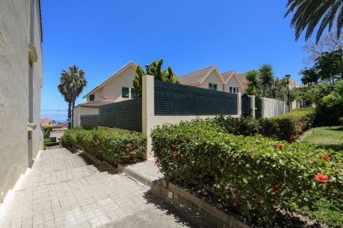 House With Cozy Garden Bbq And Free Parking