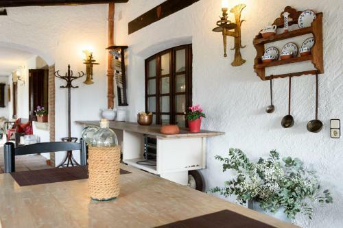 Agroturismo Mas�a Can Manent Del Bosc S XVIII
