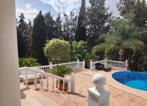 Spacious 700m2 Villa, Golfers Paradise.