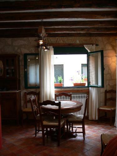 Las Casas De Yag�e, Ayll�n
